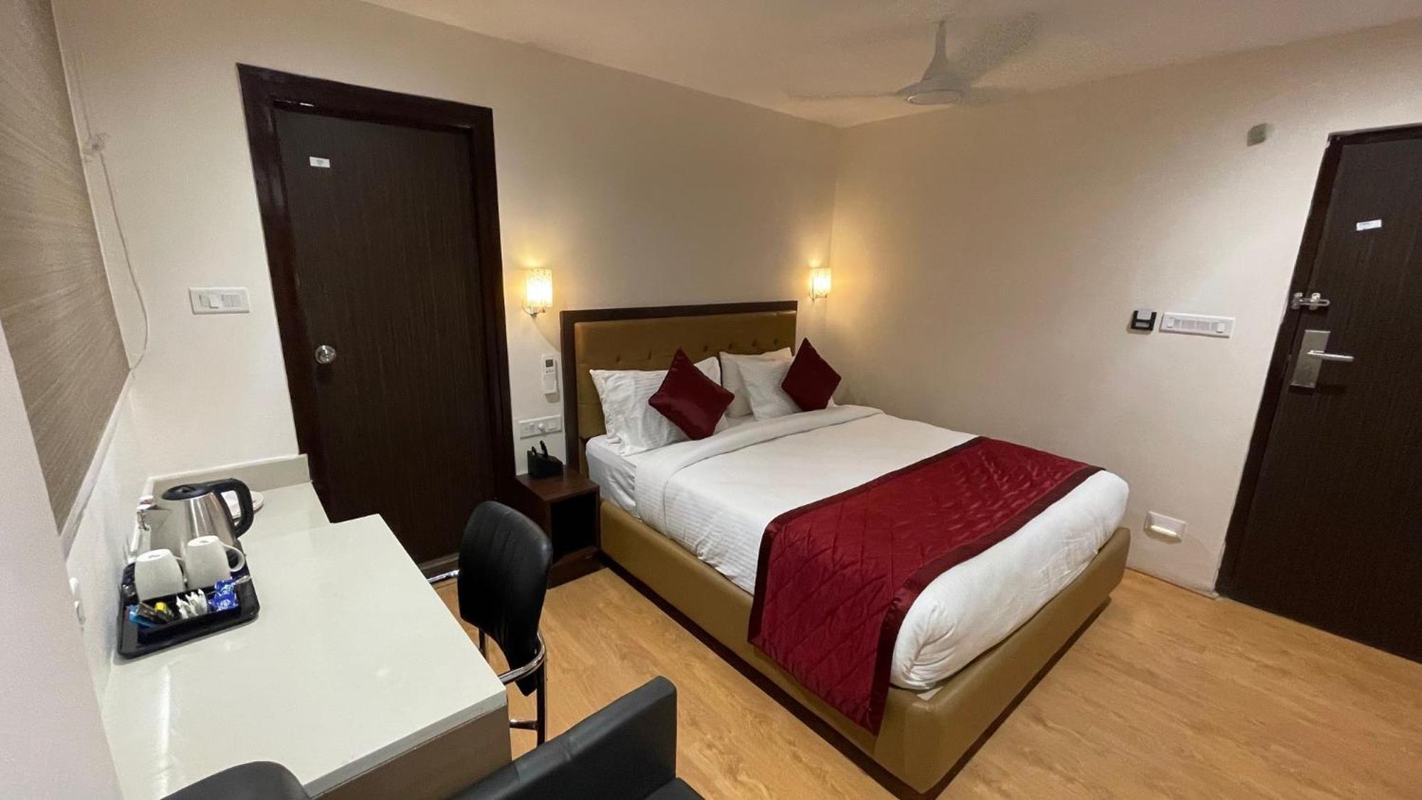 Hotel Silver Cle Hyderabad Exterior photo