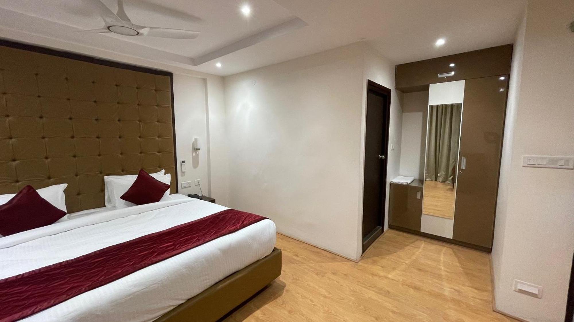 Hotel Silver Cle Hyderabad Exterior photo